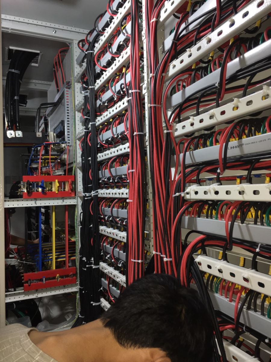 Dự án Cung cấp lặp đặt hệ pin năng lượng mặt trời 350kW